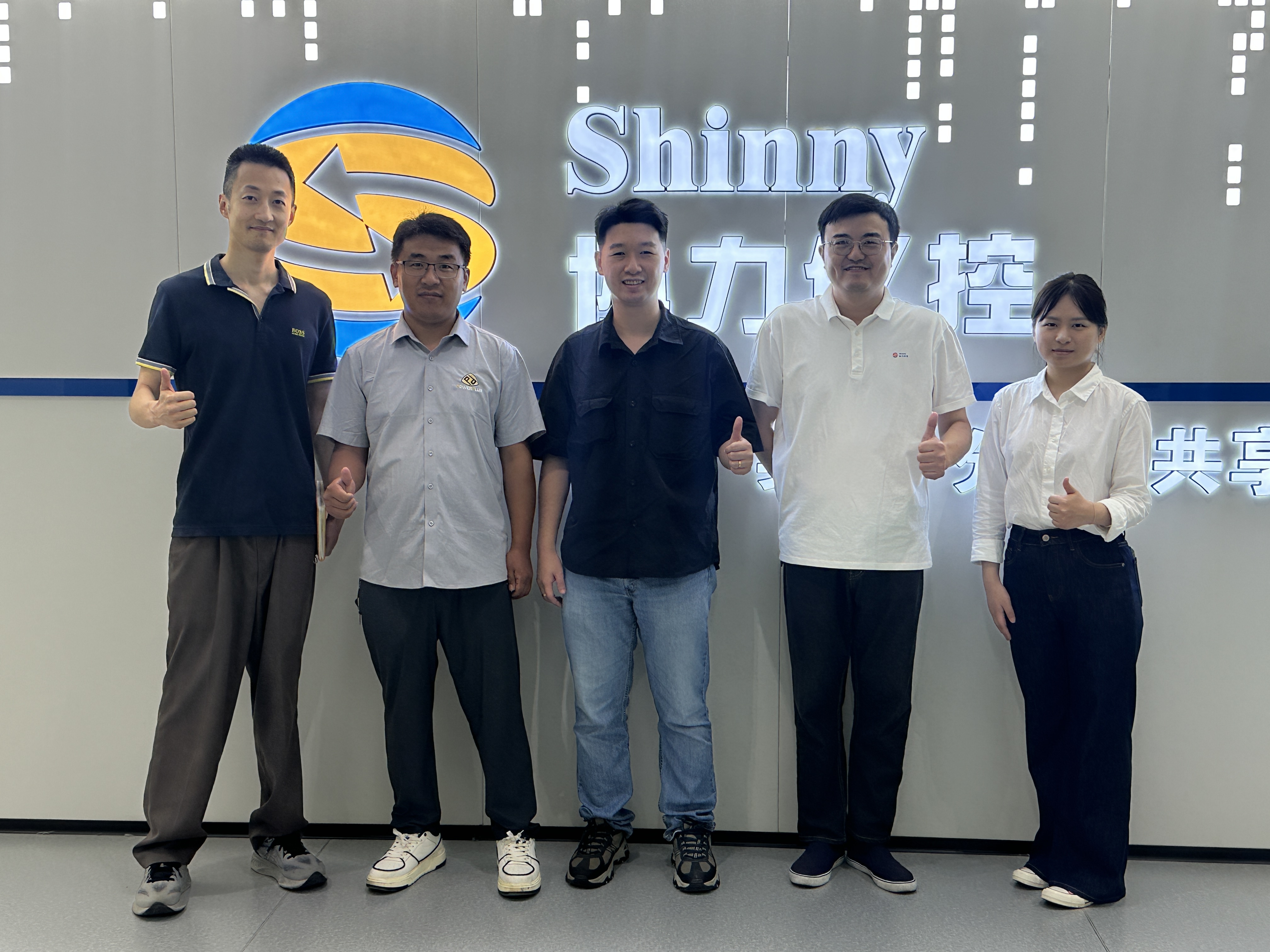 Latest company news about The delegation from Singapore's POWERPLUS company visited our company to conduct a special investigation and exchange